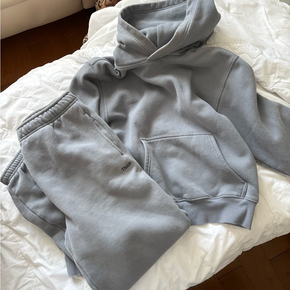 Aritzia cozy fleece set in a grey shade